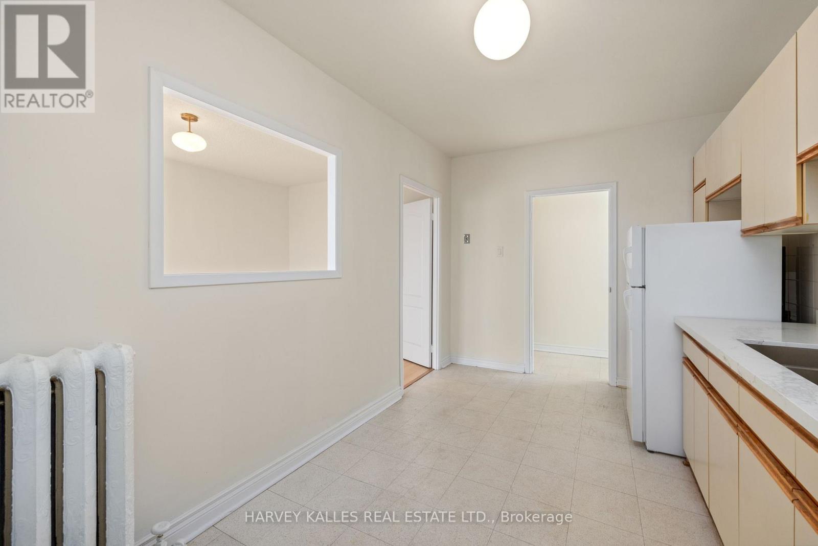 2 - 822 St Clair Avenue W, Toronto, Ontario  M6C 1C1 - Photo 5 - C12728996