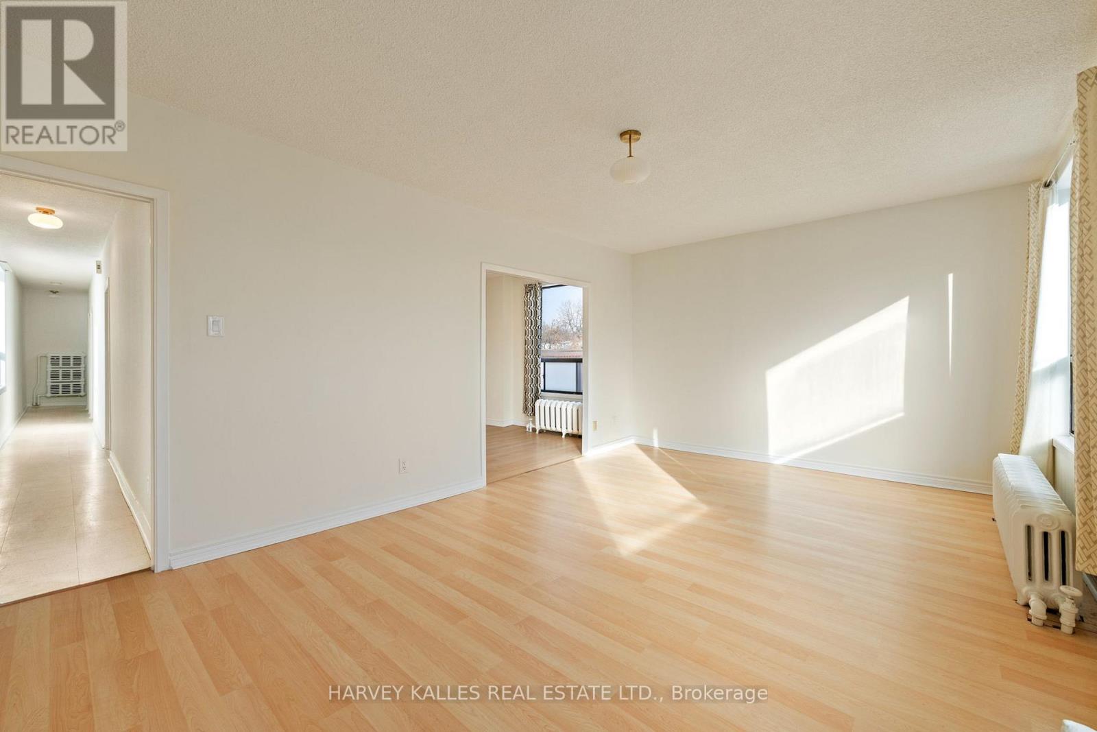 2 - 822 St Clair Avenue W, Toronto, Ontario  M6C 1C1 - Photo 9 - C12728996