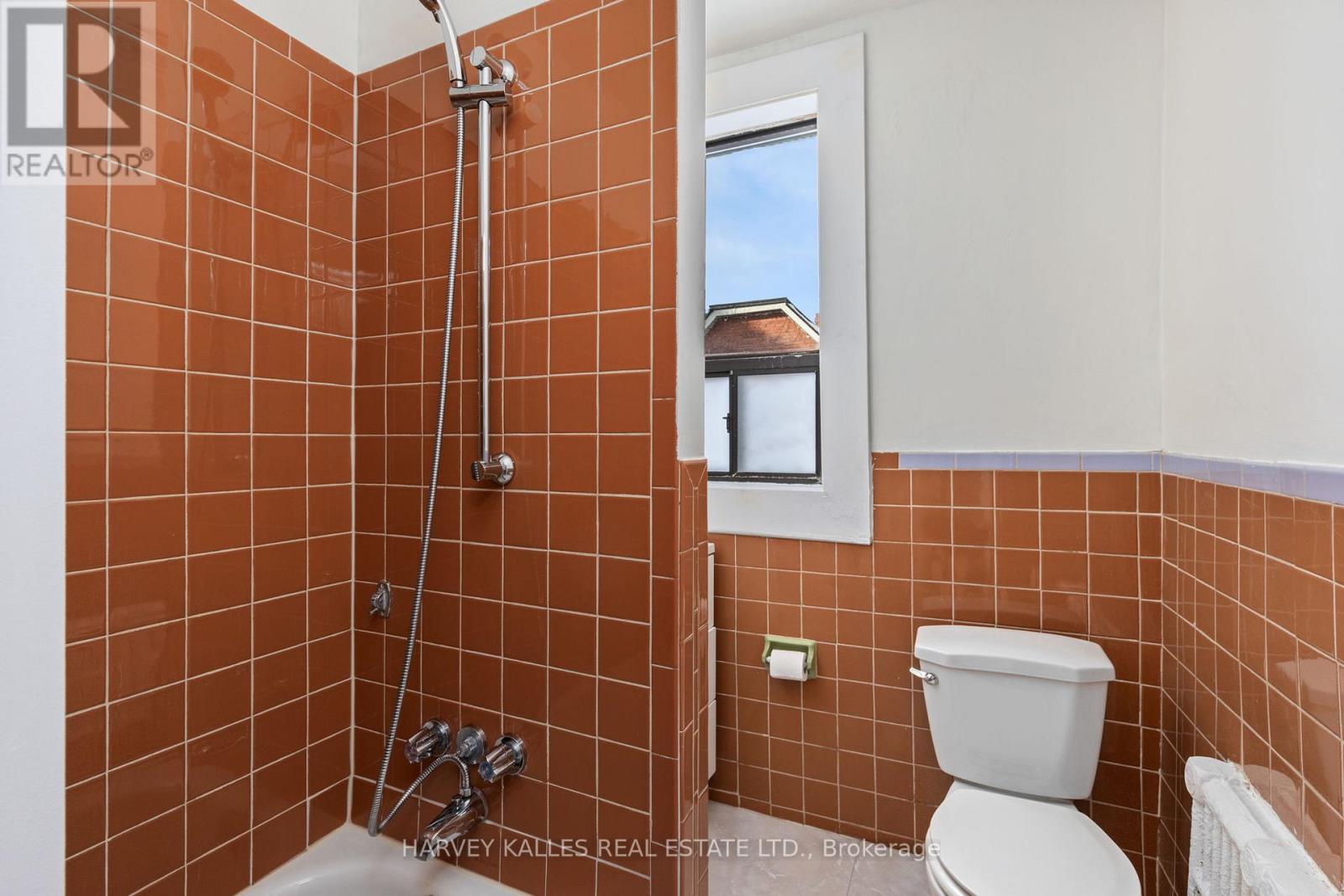 2 - 822 St Clair Avenue W, Toronto, Ontario  M6C 1C1 - Photo 17 - C12728996
