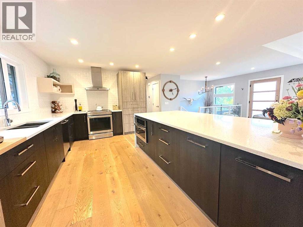 139 Wildwood Drive Sw, Calgary, Alberta  T3C 3C7 - Photo 11 - A2261636