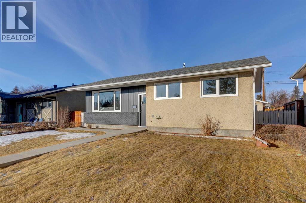 1724 Valleyview Road Ne, Calgary, Alberta  T2E 6E9 - Photo 3 - A2274414