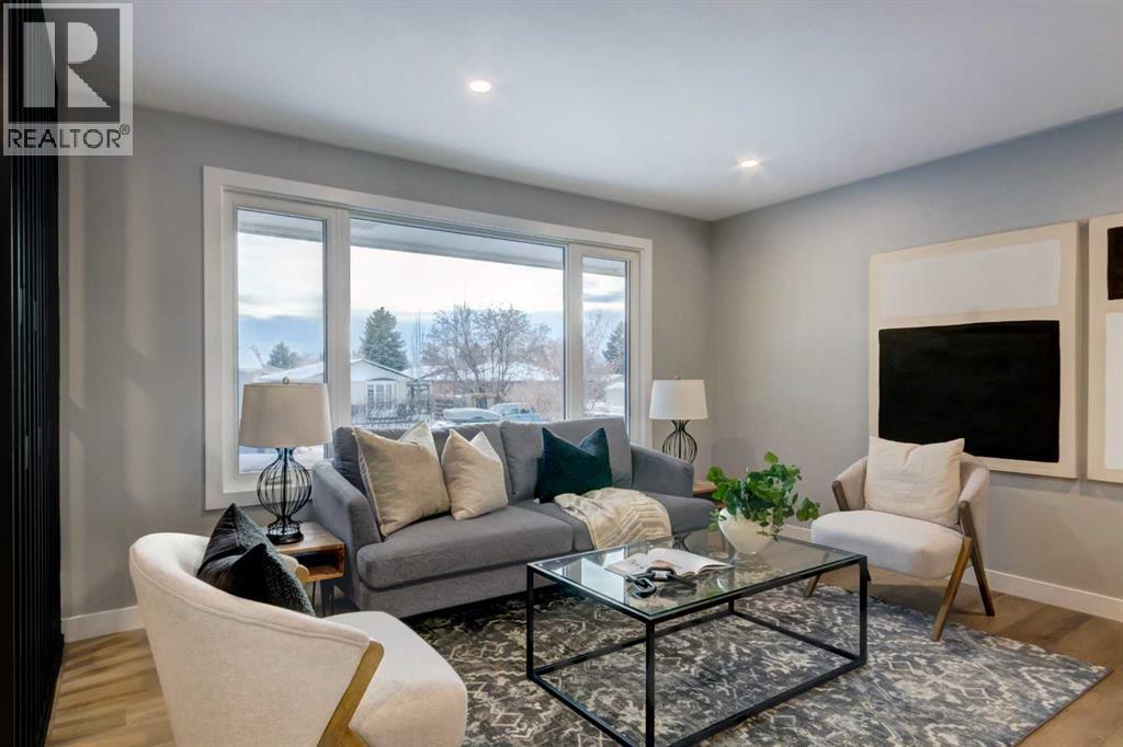 1724 Valleyview Road Ne, Calgary, Alberta  T2E 6E9 - Photo 5 - A2274414