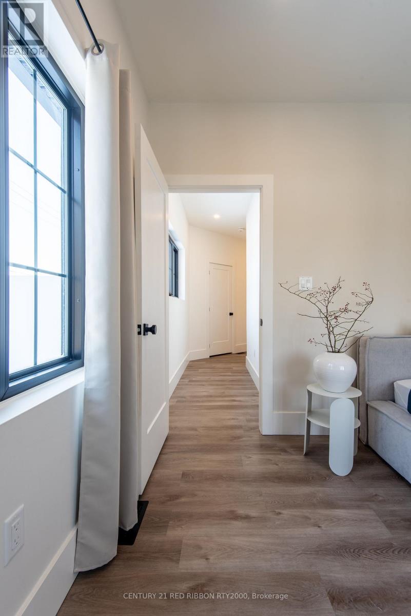 18 Mcnab Street, Strathroy-Caradoc, Ontario  N7G 2E9 - Photo 32 - X12729582