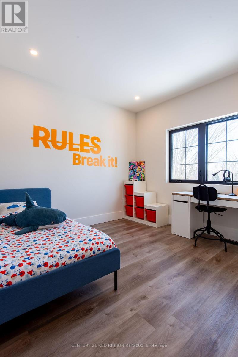 18 Mcnab Street, Strathroy-Caradoc, Ontario  N7G 2E9 - Photo 37 - X12729582