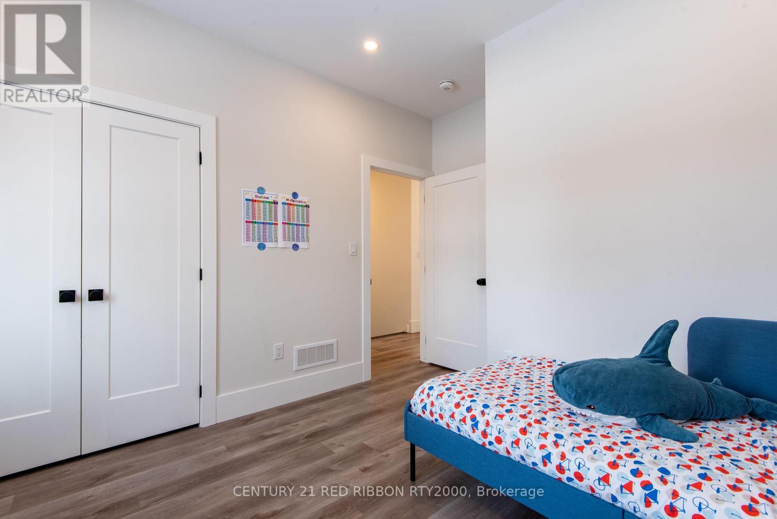 18 Mcnab Street, Strathroy-Caradoc, Ontario  N7G 2E9 - Photo 38 - X12729582