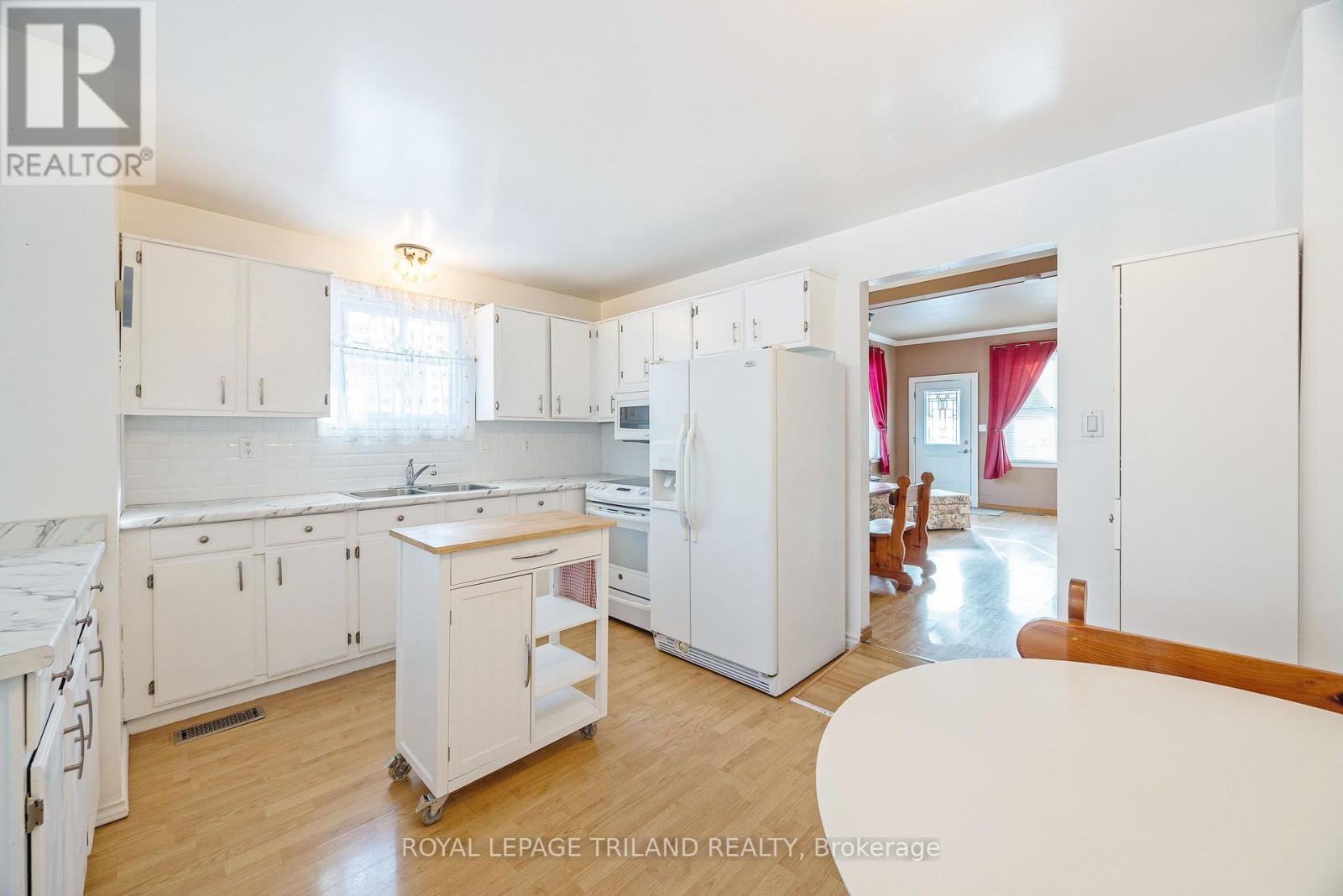 562 Chester Street, London South, Ontario  N6C 2J9 - Photo 10 - X12729590