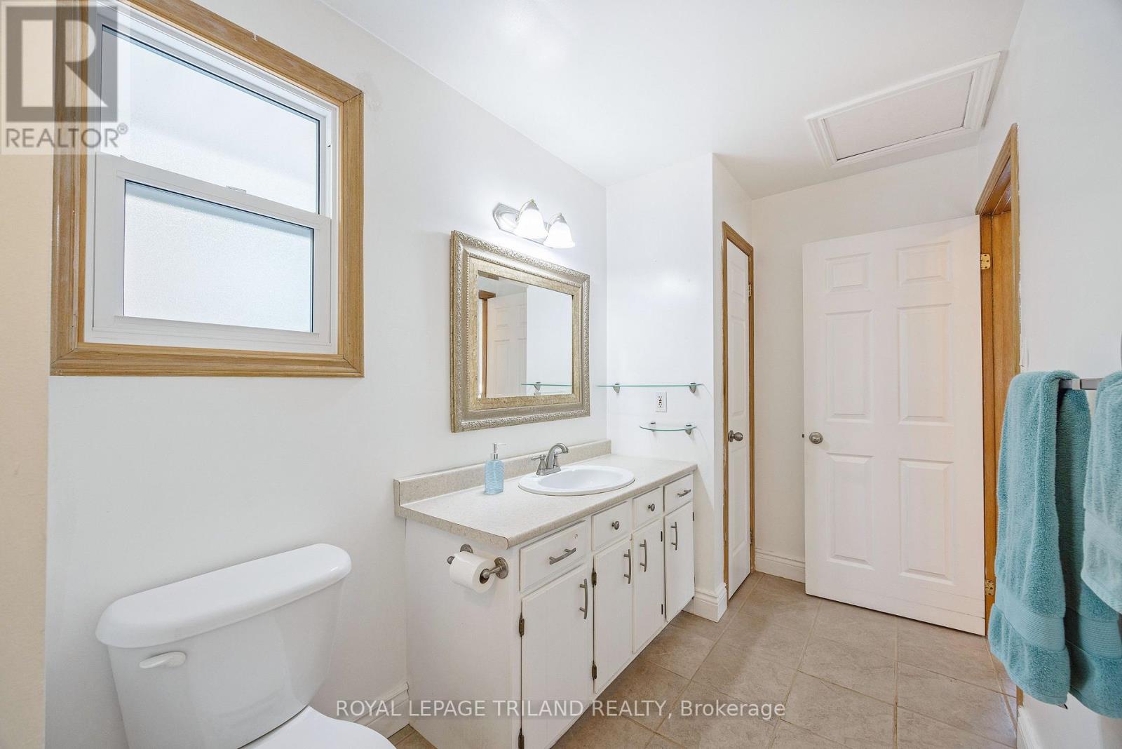 562 Chester Street, London South, Ontario  N6C 2J9 - Photo 18 - X12729590