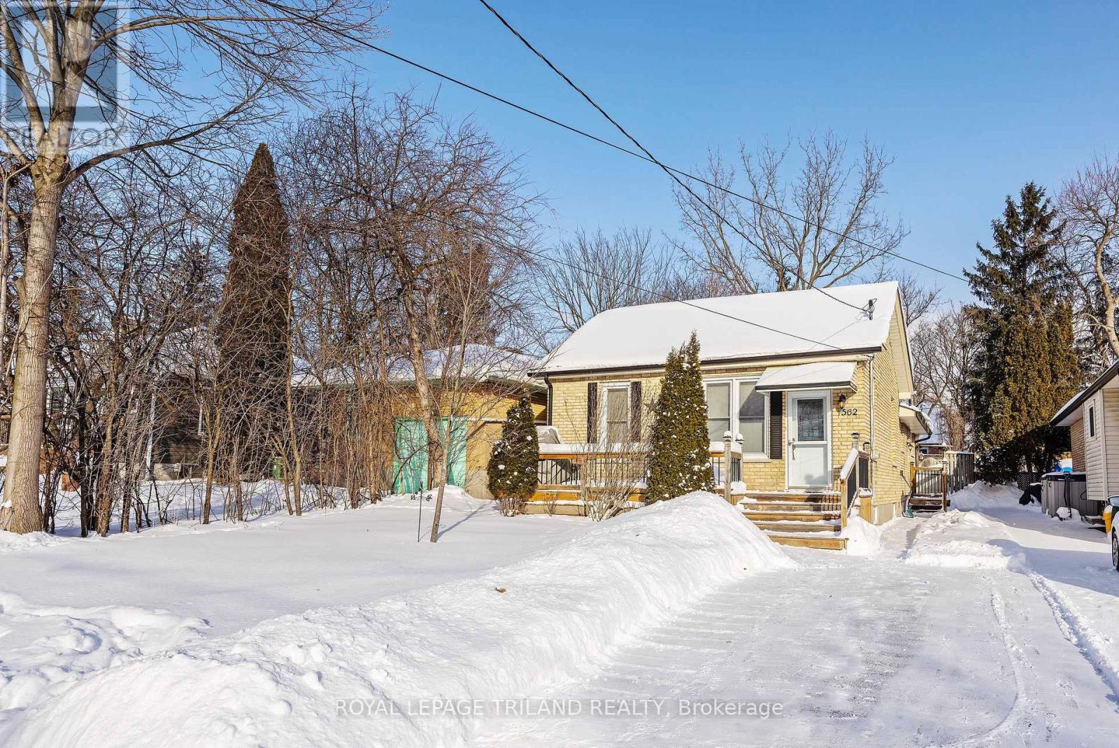 562 Chester Street, London South, Ontario  N6C 2J9 - Photo 2 - X12729590