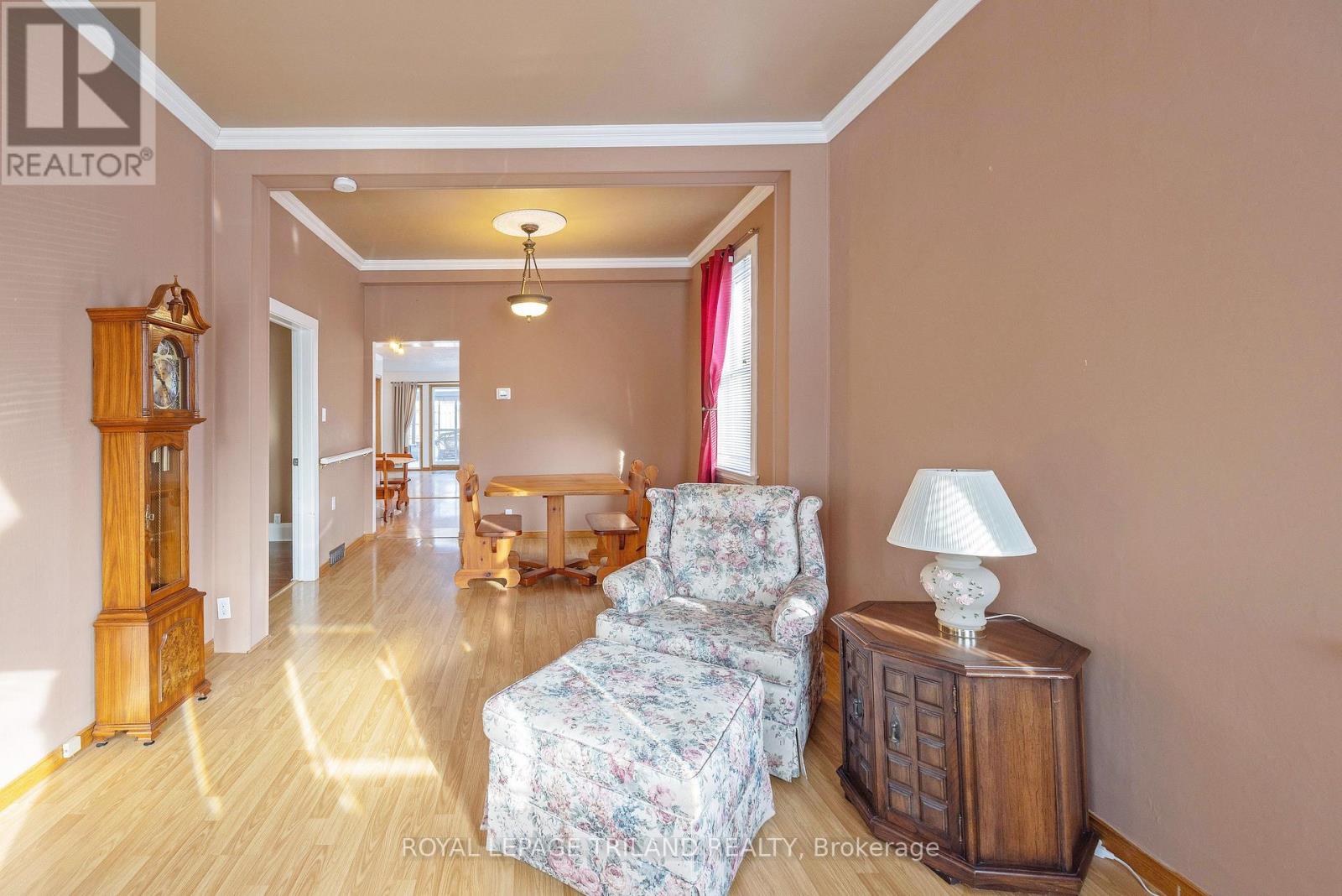 562 Chester Street, London South, Ontario  N6C 2J9 - Photo 6 - X12729590