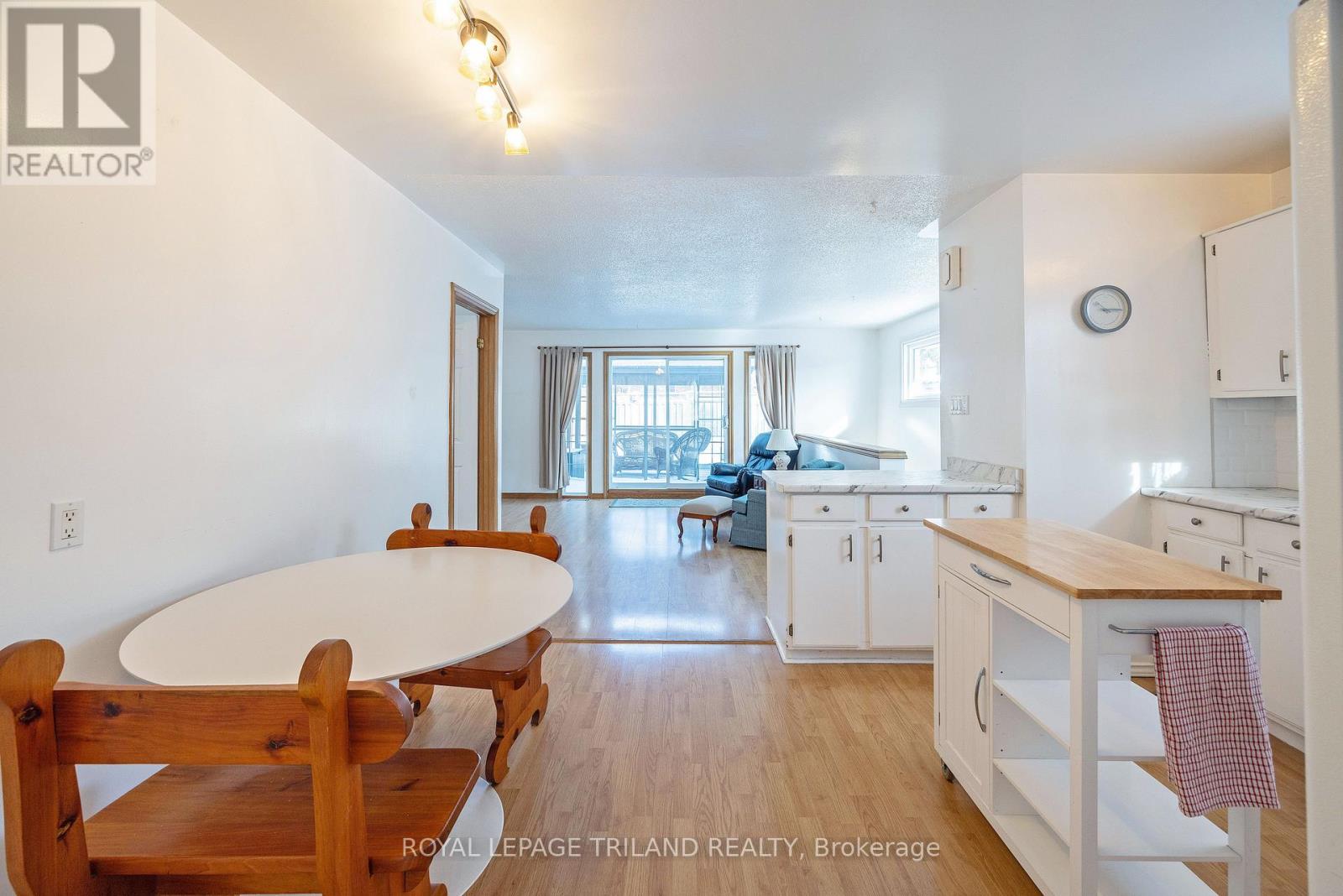 562 Chester Street, London South, Ontario  N6C 2J9 - Photo 8 - X12729590