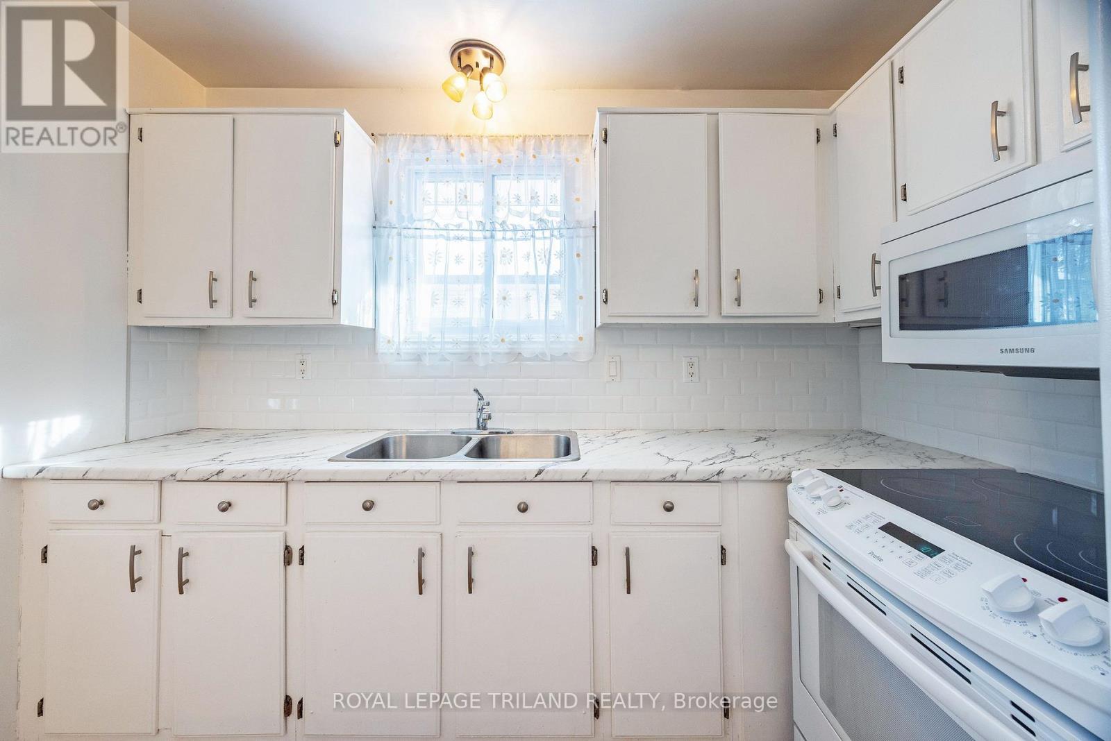 562 Chester Street, London South, Ontario  N6C 2J9 - Photo 9 - X12729590