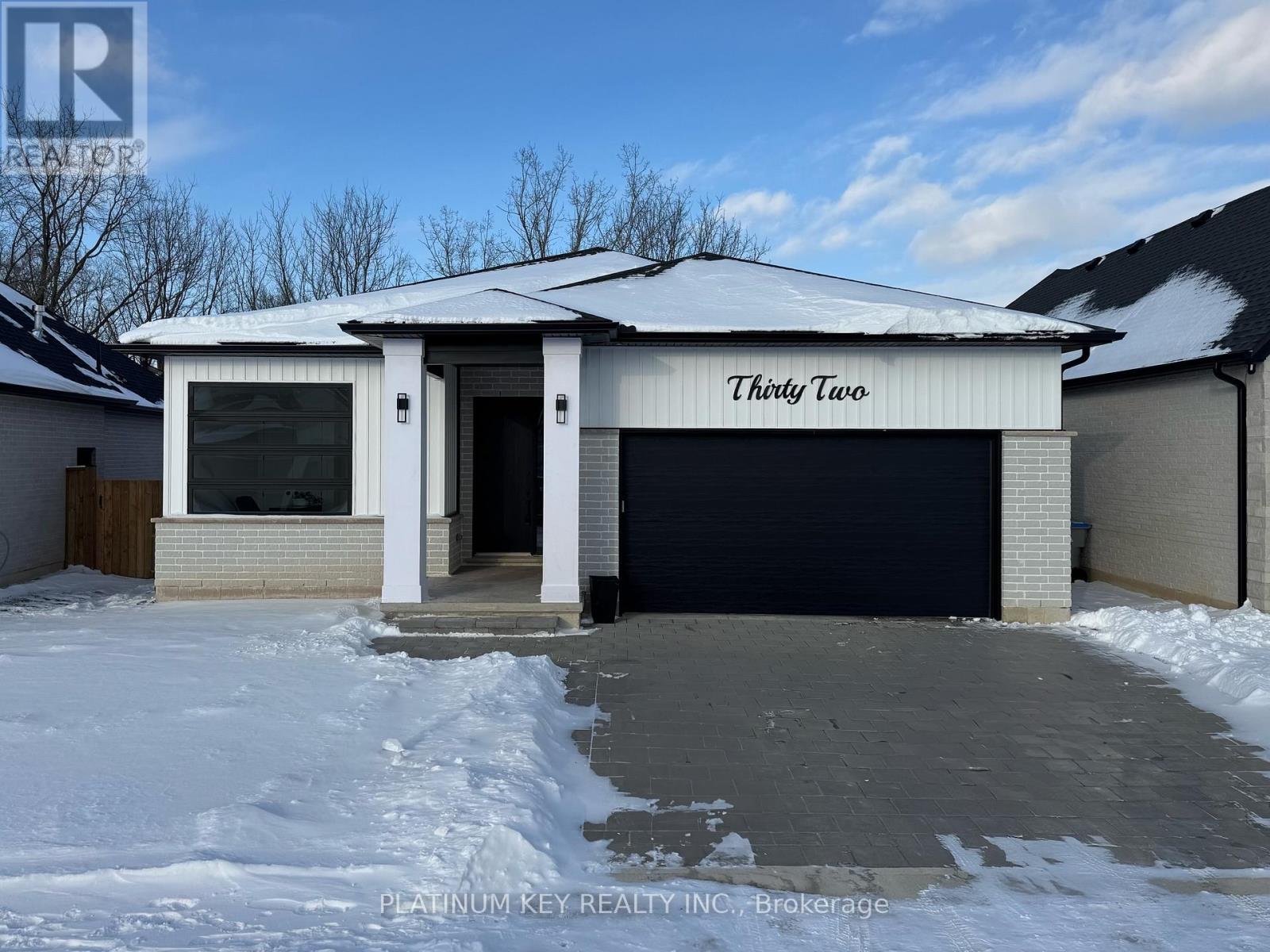 32 BRISCOE CRESCENT, Strathroy-Caradoc, Ontario