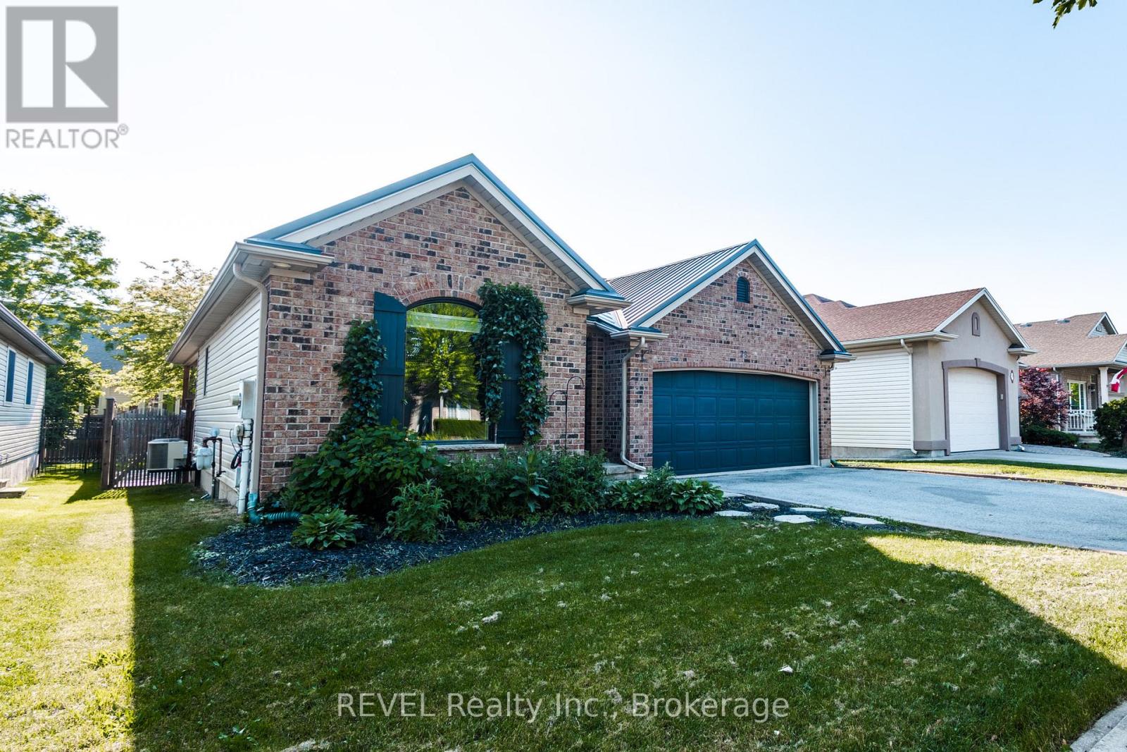 28 Bianca Drive, Niagara-On-The-Lake, Ontario  L0S 1T0 - Photo 2 - X12729594