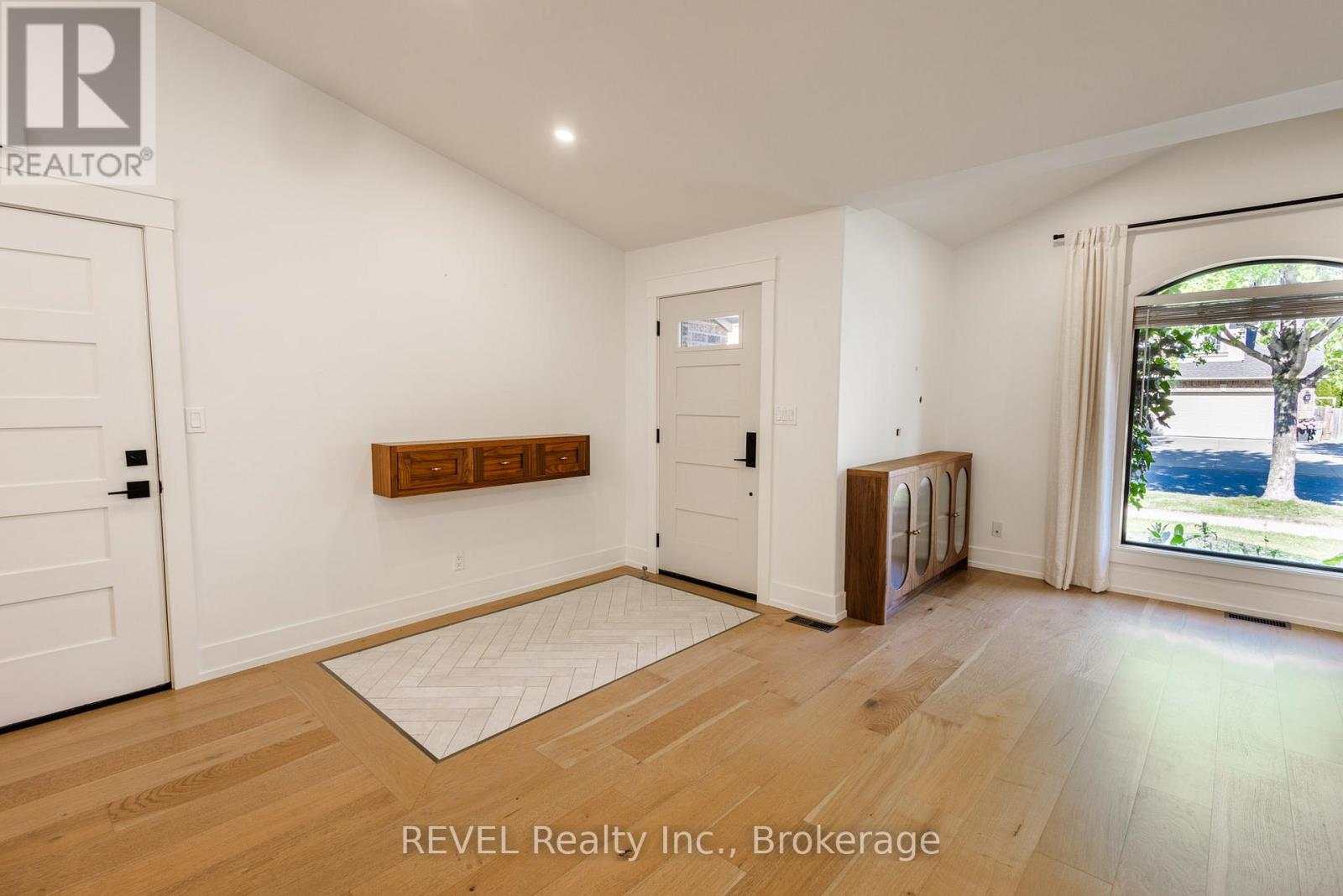 28 Bianca Drive, Niagara-On-The-Lake, Ontario  L0S 1T0 - Photo 4 - X12729594