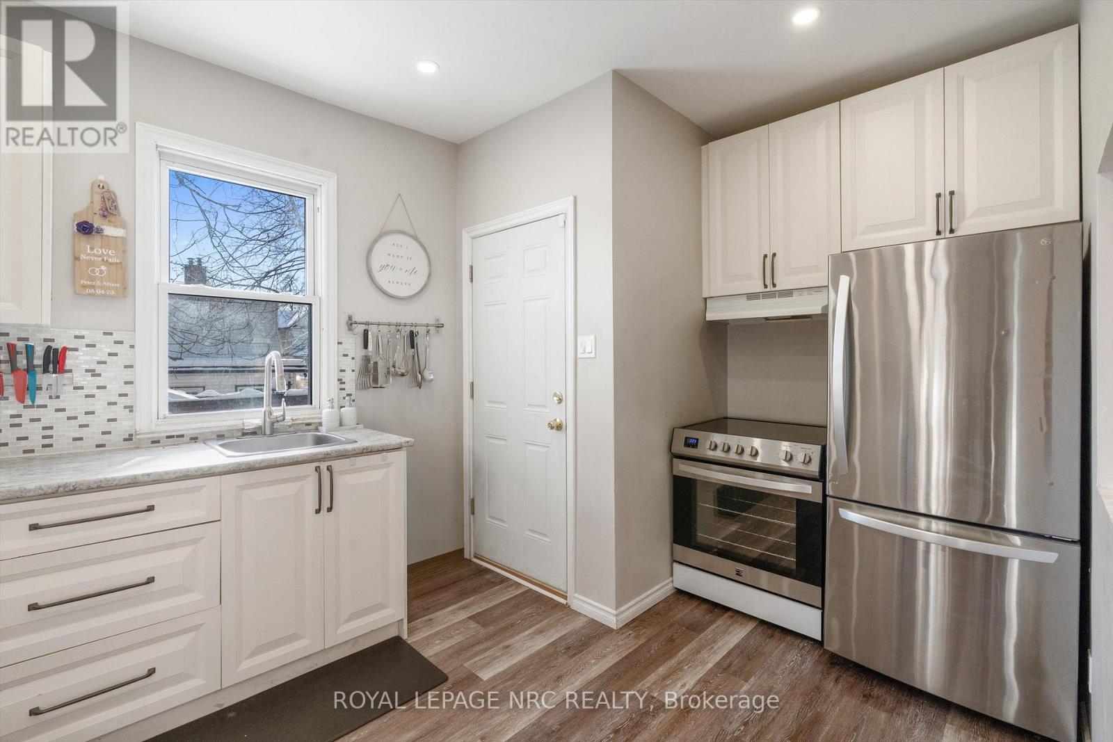 4688 Mcdougall Crescent, Niagara Falls, Ontario  L2E 1B7 - Photo 16 - X12729616