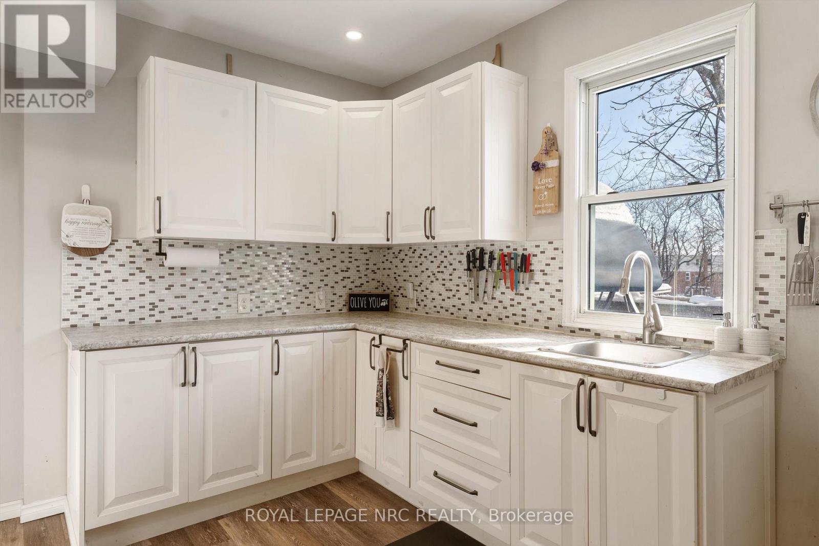 4688 Mcdougall Crescent, Niagara Falls, Ontario  L2E 1B7 - Photo 17 - X12729616