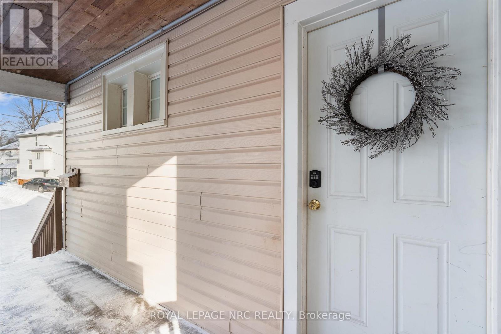 4688 Mcdougall Crescent, Niagara Falls, Ontario  L2E 1B7 - Photo 4 - X12729616