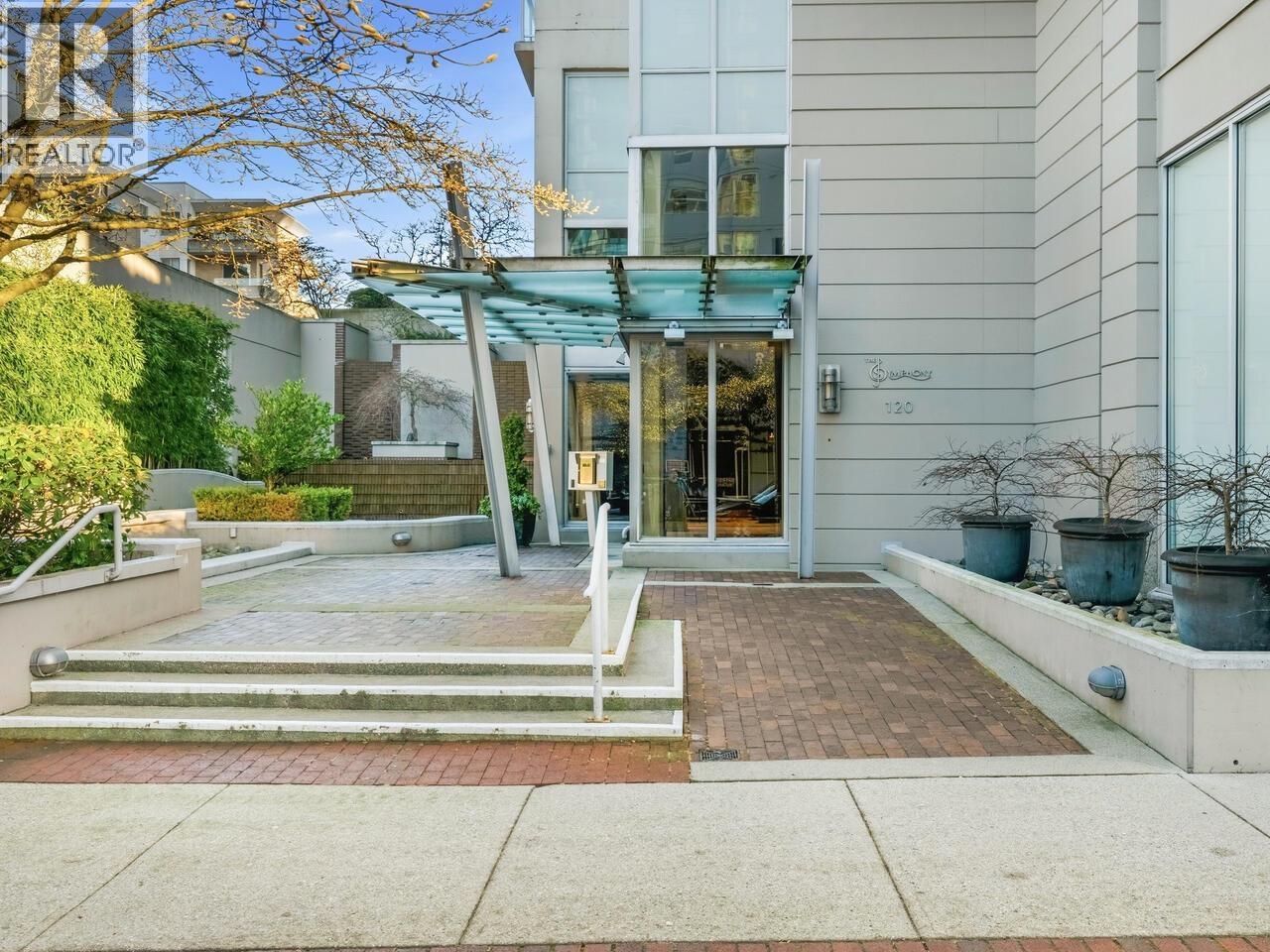 801 120 W 16th Street, North Vancouver, British Columbia  V7M 3N6 - Photo 2 - R3082930