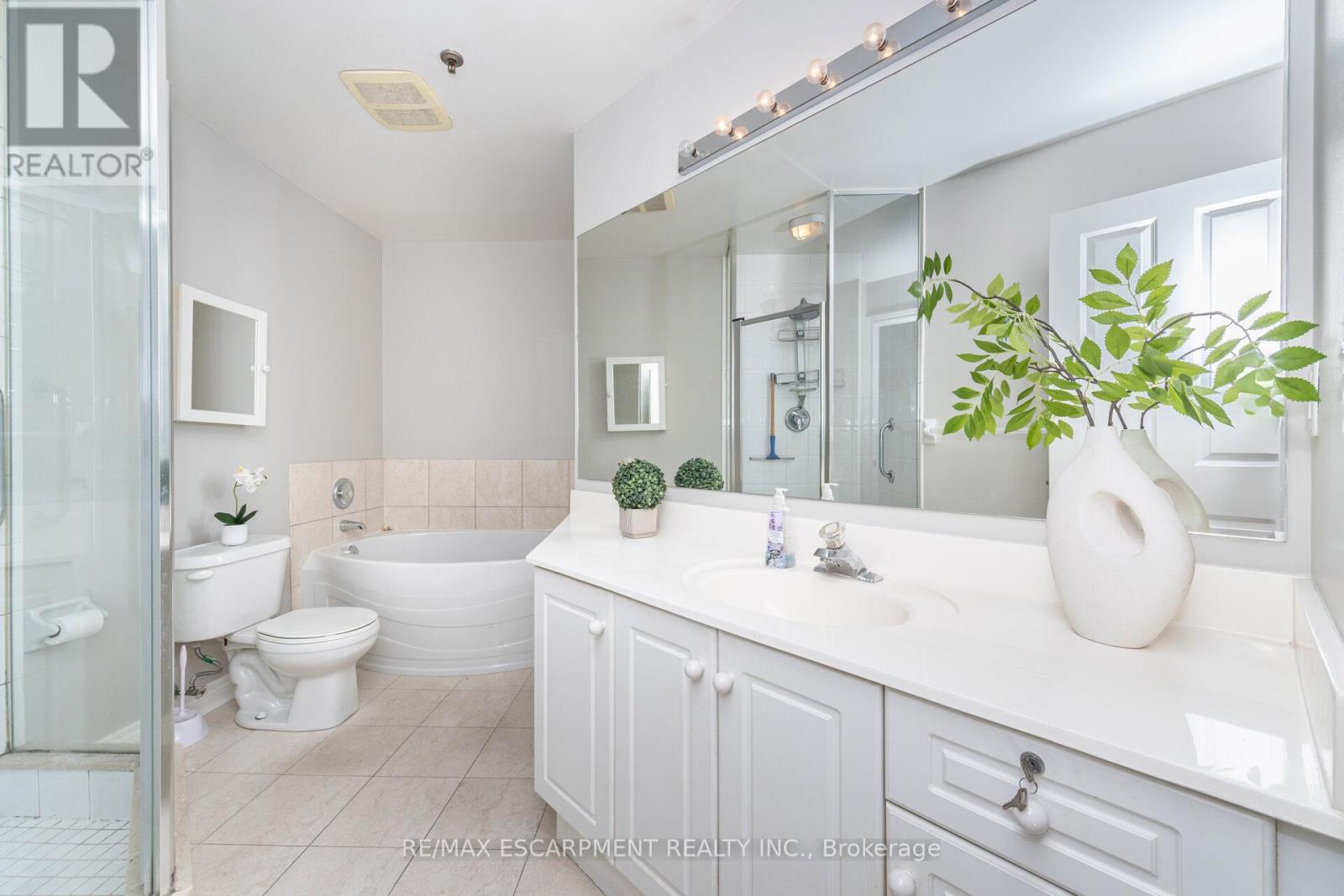 Gla1 - 60 Old Mill Road, Oakville, Ontario  L6J 7V9 - Photo 25 - W12637570