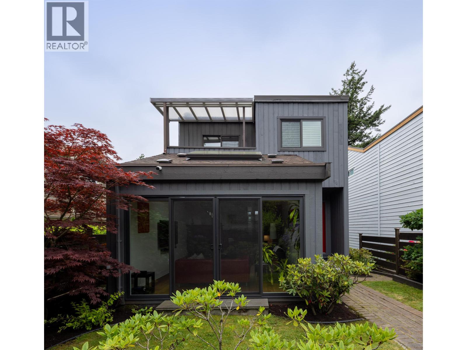 1915 Chesterfield Avenue, North Vancouver, British Columbia V7M 2P4 - Photo 3 - R3082931