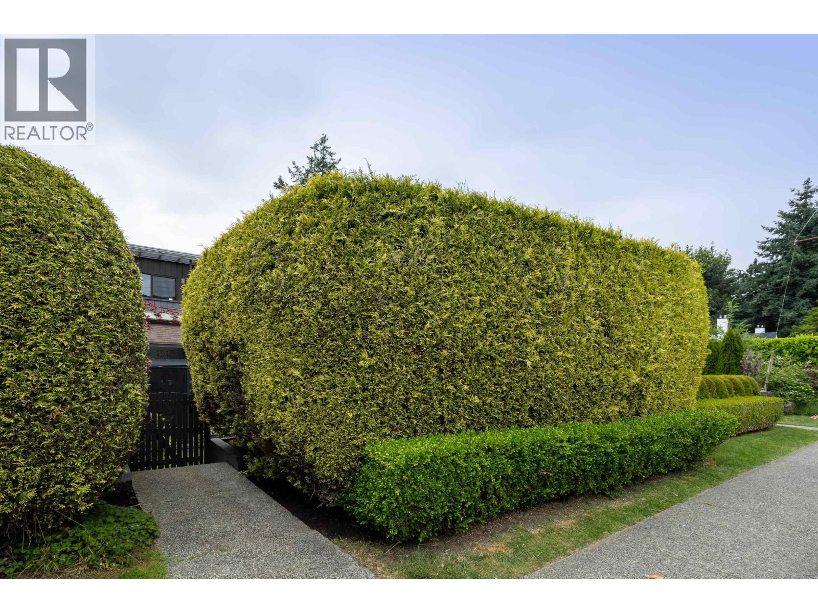 1915 Chesterfield Avenue, North Vancouver, British Columbia V7M 2P4 - Photo 4 - R3082931