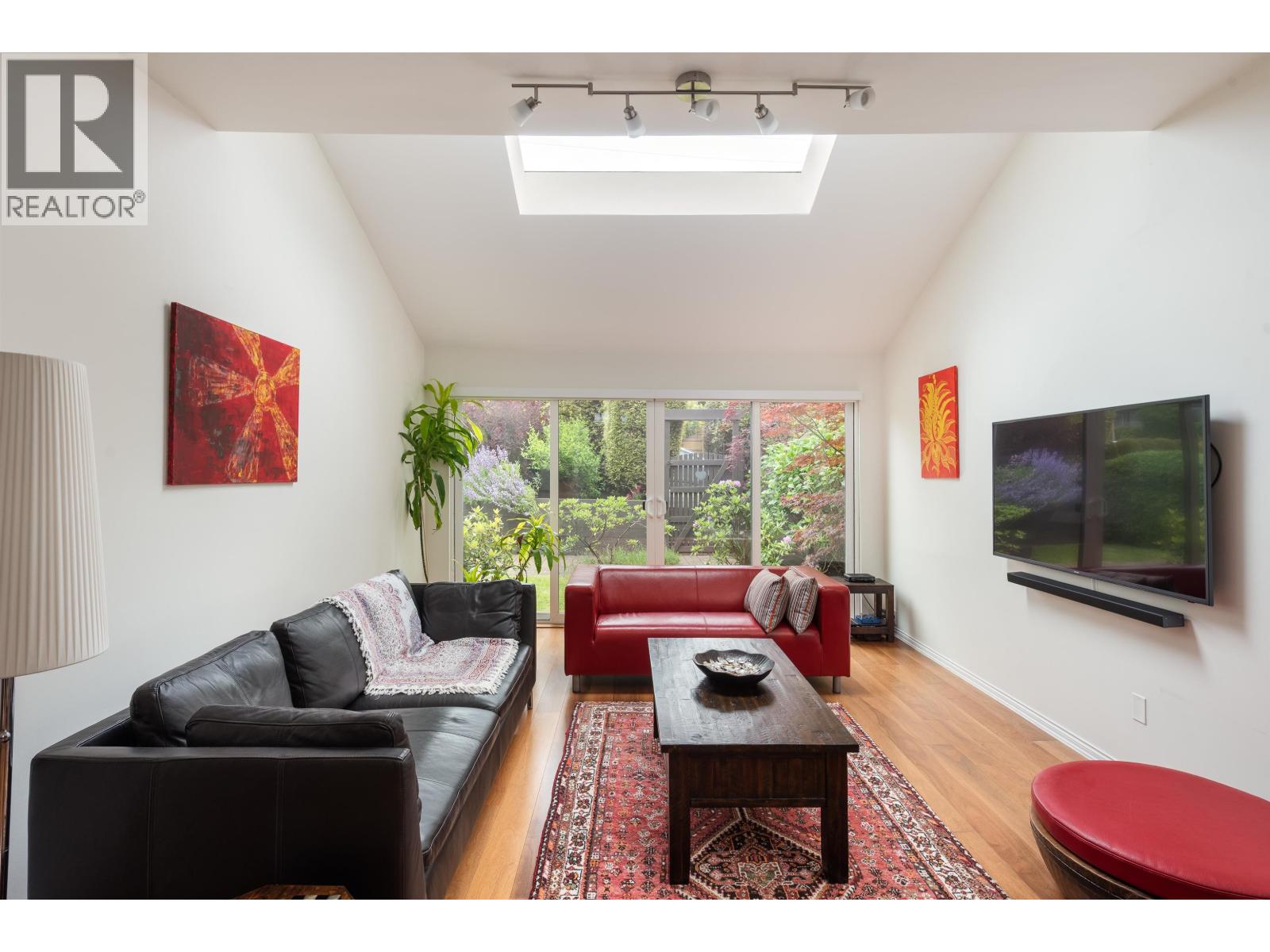 1915 Chesterfield Avenue, North Vancouver, British Columbia V7M 2P4 - Photo 8 - R3082931