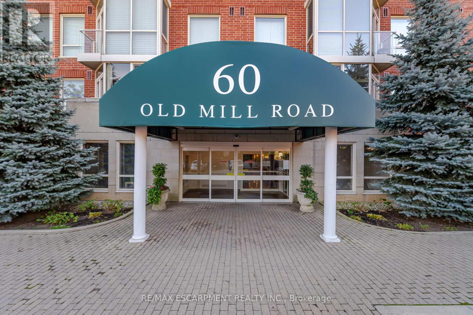 Gla1 - 60 Old Mill Road, Oakville, Ontario  L6J 7V9 - Photo 3 - W12637570