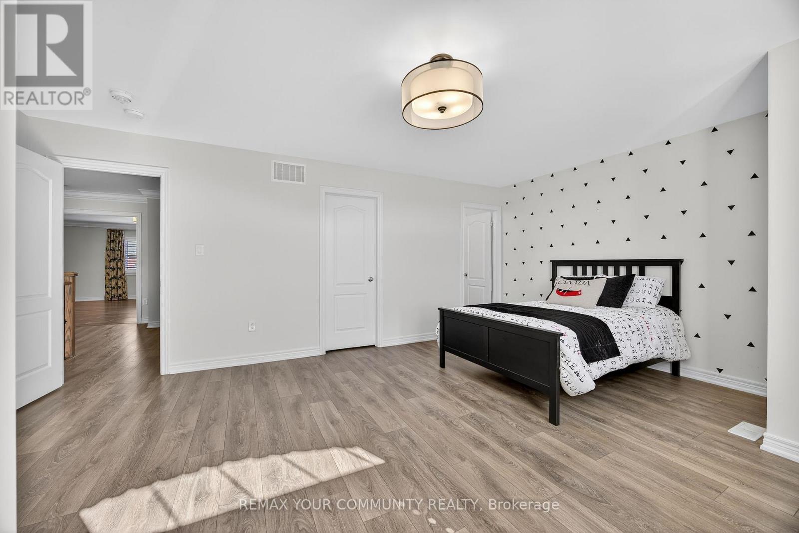 44 Cameron Street, Springwater, Ontario  L9X 0S3 - Photo 32 - S12475406