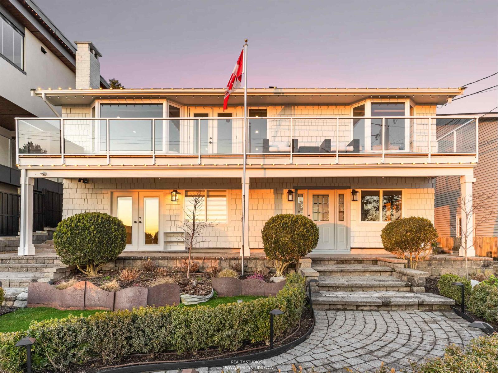 15383 COLUMBIA AVENUE, White Rock, British Columbia