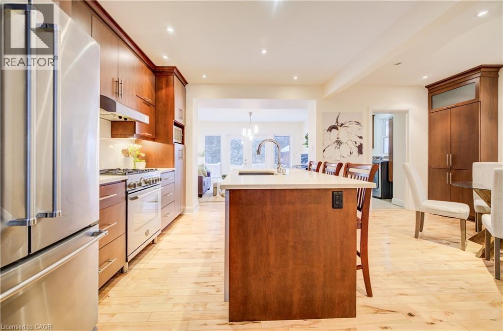 122 Belmont Avenue, Waterloo, Ontario  N2L 2A9 - Photo 10 - 40800277