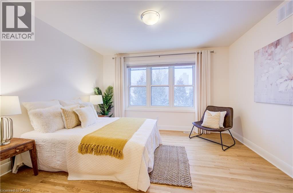 122 Belmont Avenue, Waterloo, Ontario  N2L 2A9 - Photo 30 - 40800277