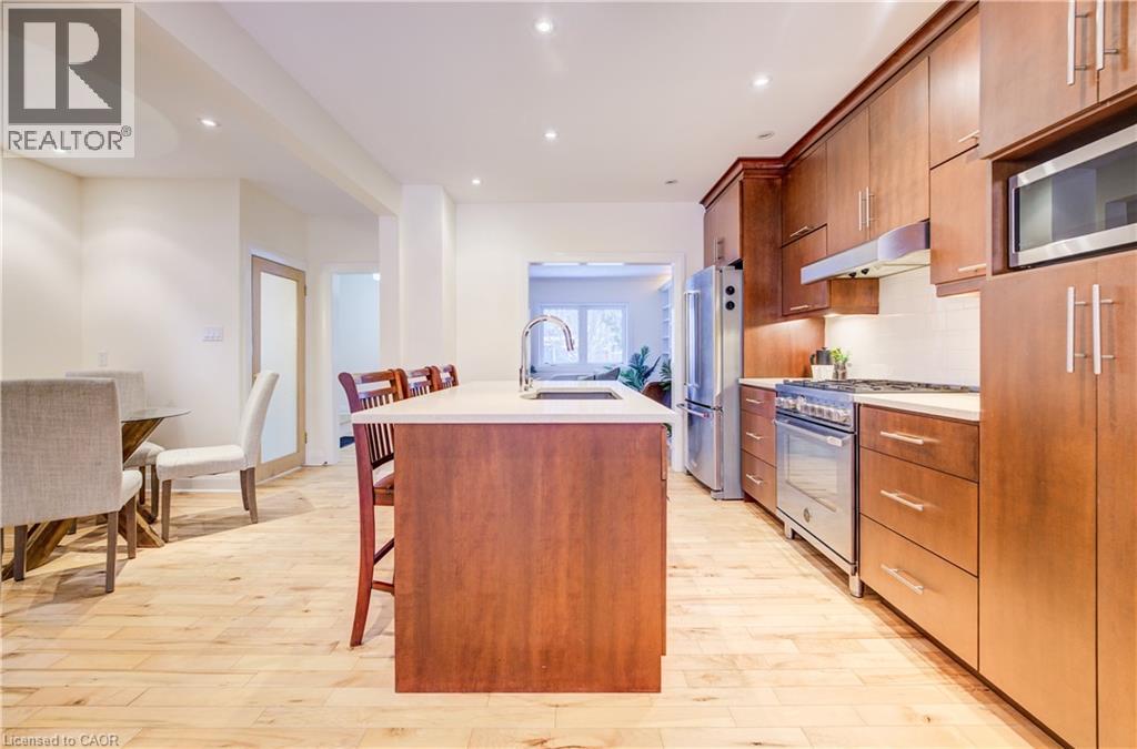 122 Belmont Avenue, Waterloo, Ontario  N2L 2A9 - Photo 13 - 40800277