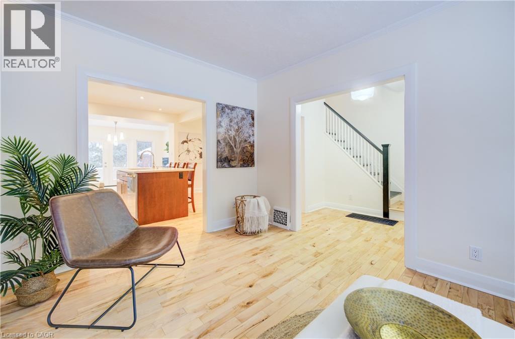 122 Belmont Avenue, Waterloo, Ontario  N2L 2A9 - Photo 9 - 40800277