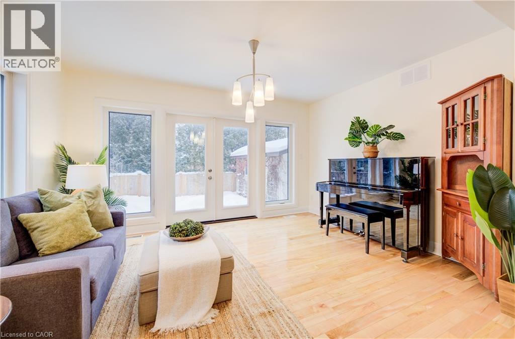 122 Belmont Avenue, Waterloo, Ontario  N2L 2A9 - Photo 21 - 40800277