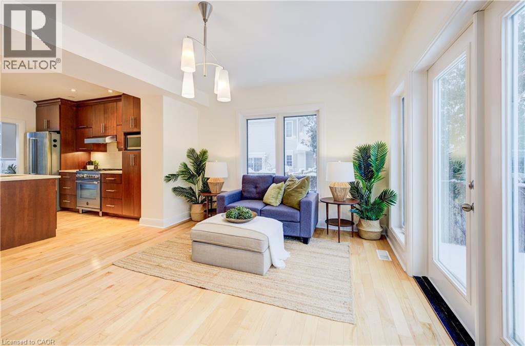 122 Belmont Avenue, Waterloo, Ontario  N2L 2A9 - Photo 23 - 40800277