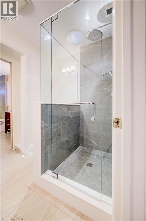 122 Belmont Avenue, Waterloo, Ontario  N2L 2A9 - Photo 38 - 40800277