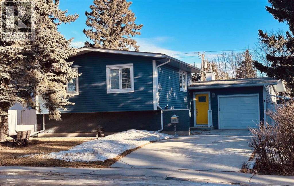 2932 Lathom Crescent Sw, Calgary, Alberta  T3E 5W7 - Photo 1 - A2270024