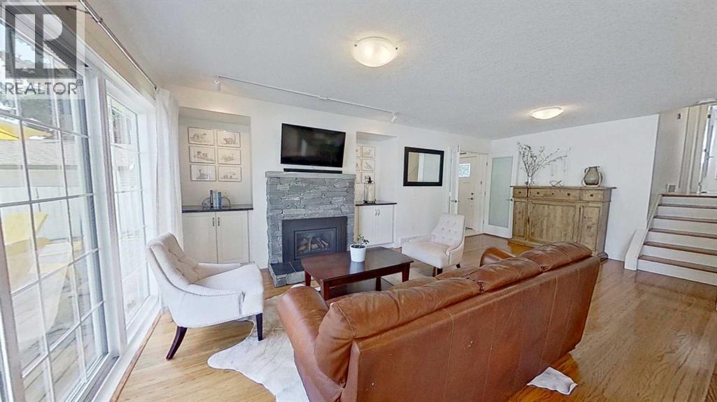 2932 Lathom Crescent Sw, Calgary, Alberta  T3E 5W7 - Photo 9 - A2270024