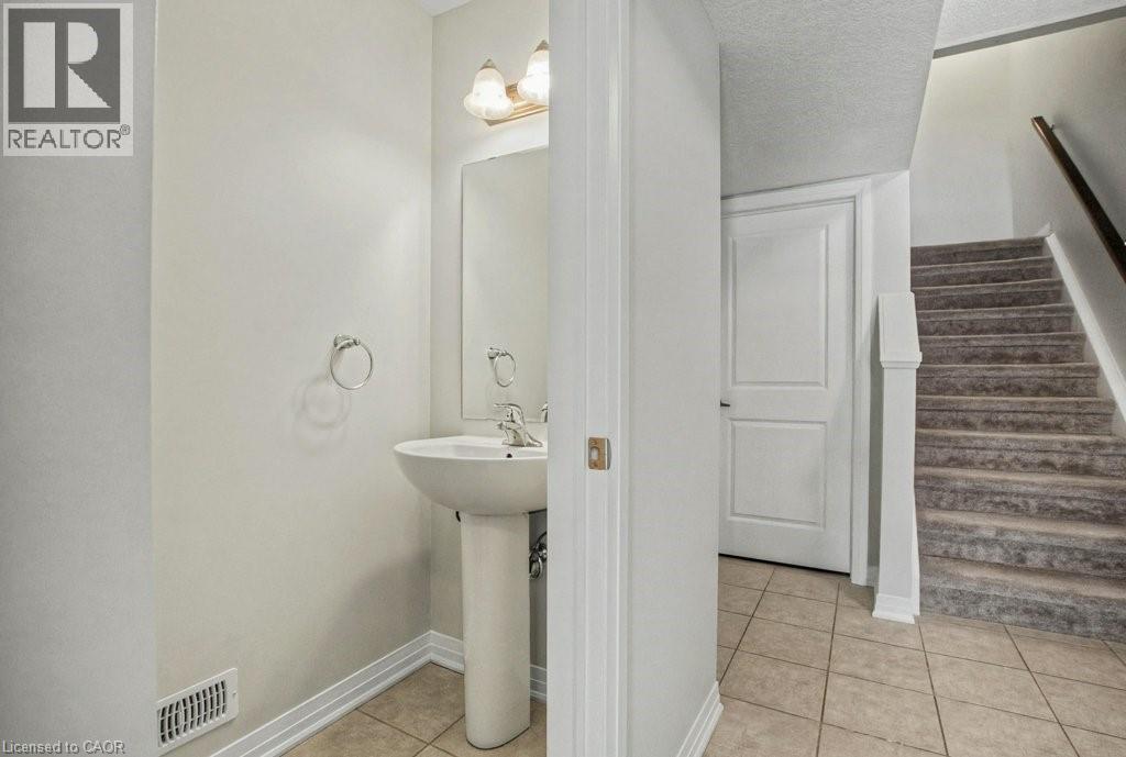 79 South Creek Drive, Kitchener, Ontario N2P 0H2 - Photo 6 - 40800930