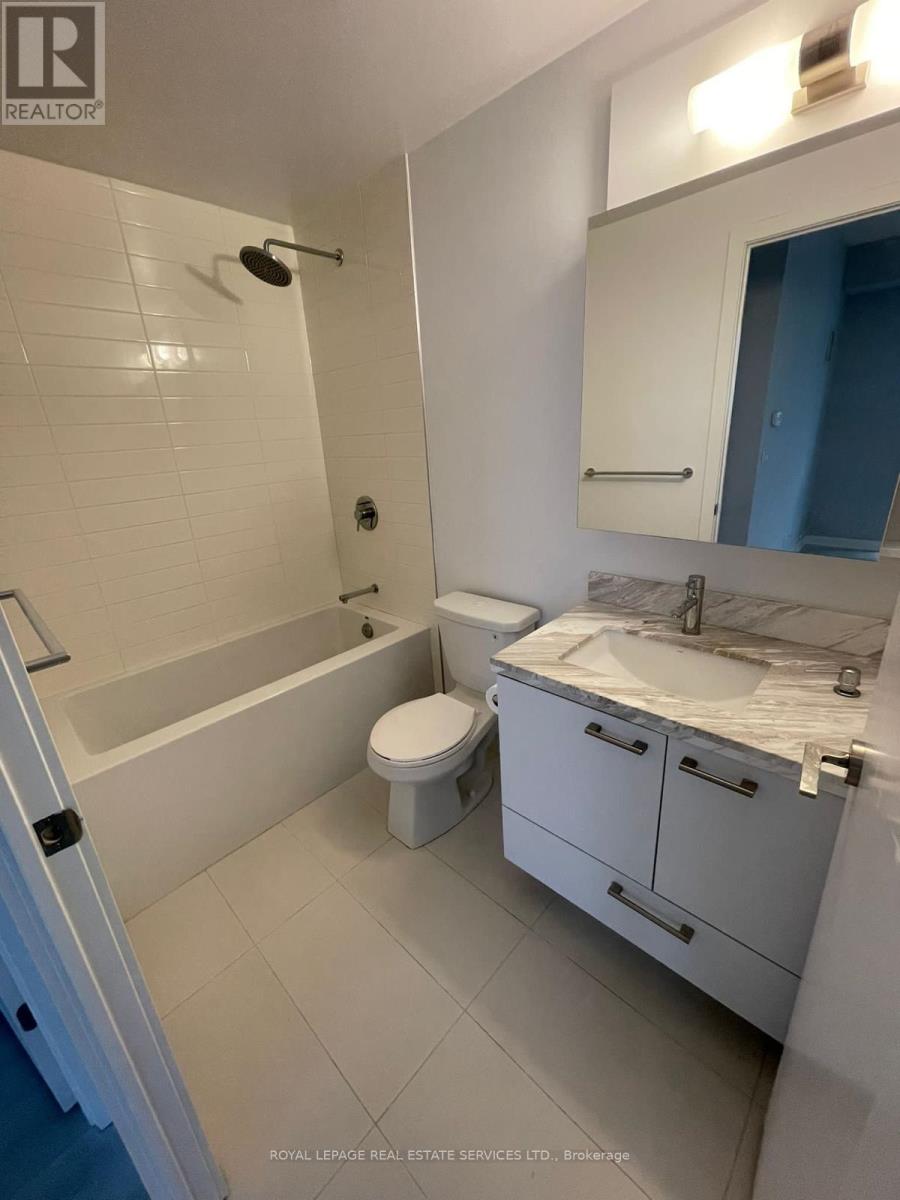 1911 - 2221 Yonge Street, Toronto, Ontario  M4S 2B4 - Photo 11 - C12729570