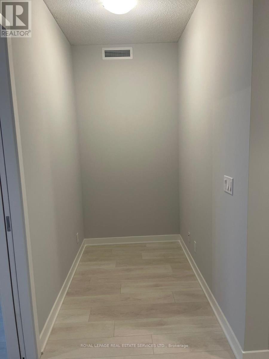 1911 - 2221 Yonge Street, Toronto, Ontario  M4S 2B4 - Photo 4 - C12729570