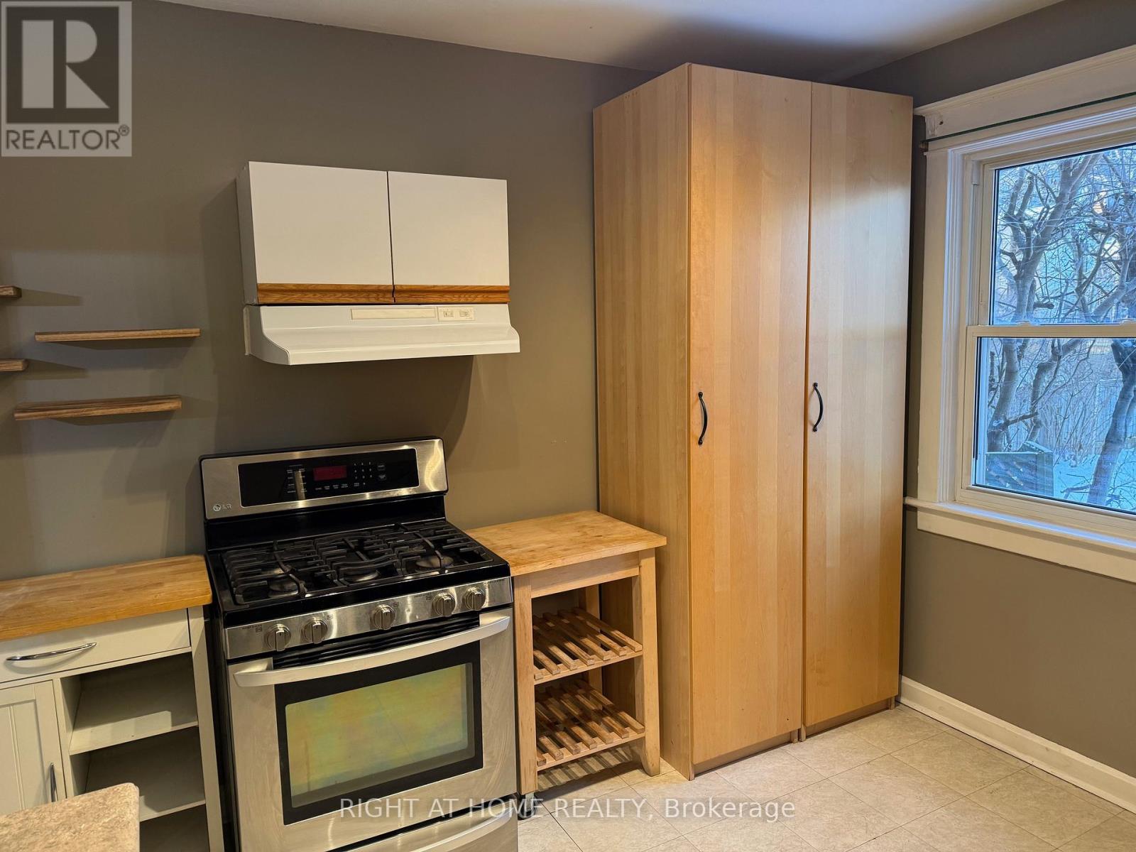 304 Soudan Avenue, Toronto, Ontario  M4S 1W5 - Photo 9 - C12729620