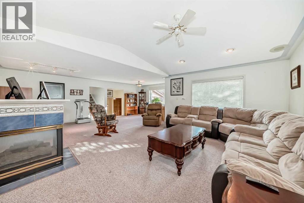 17 College Park Place, Red Deer, Alberta  T4P 0M7 - Photo 22 - A2268092