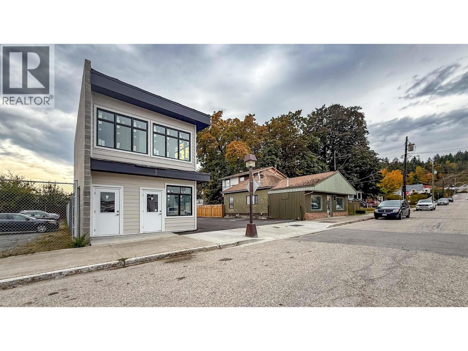 704 Cliff Avenue, Enderby, British Columbia  V0V 1V4 - Photo 4 - 10366012