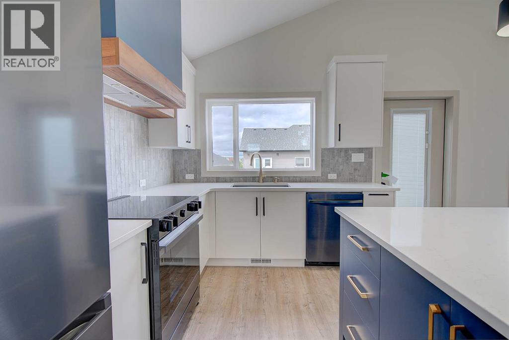 18 Trout Avenue, Red Deer, Alberta  T4P 0Y8 - Photo 2 - A2278867