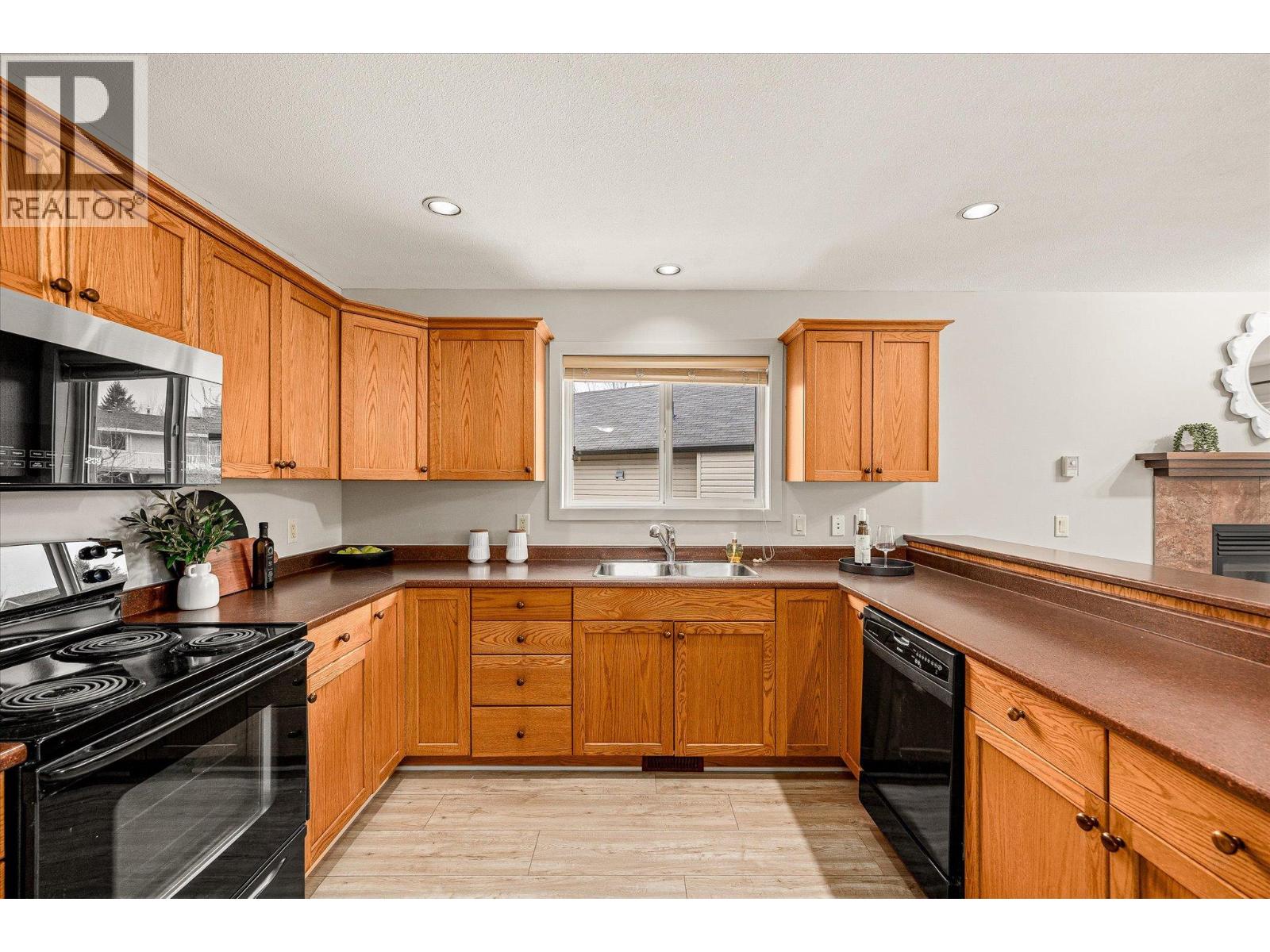 848 Galbraith Place, Kelowna, British Columbia  V1X 8A2 - Photo 9 - 10372791