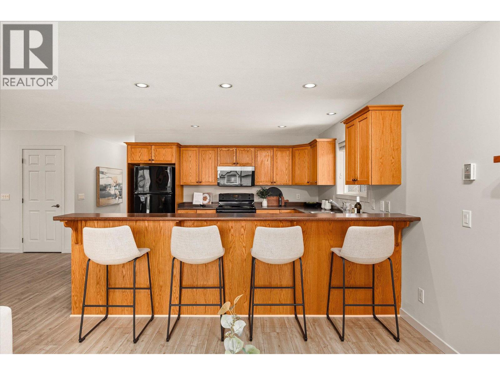 848 Galbraith Place, Kelowna, British Columbia  V1X 8A2 - Photo 8 - 10372791