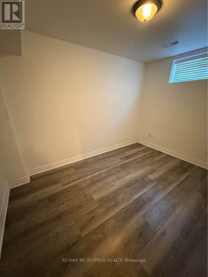 103 - 6045 Dunn Street, Niagara Falls, Ontario  L2G 2P2 - Photo 2 - X12729562