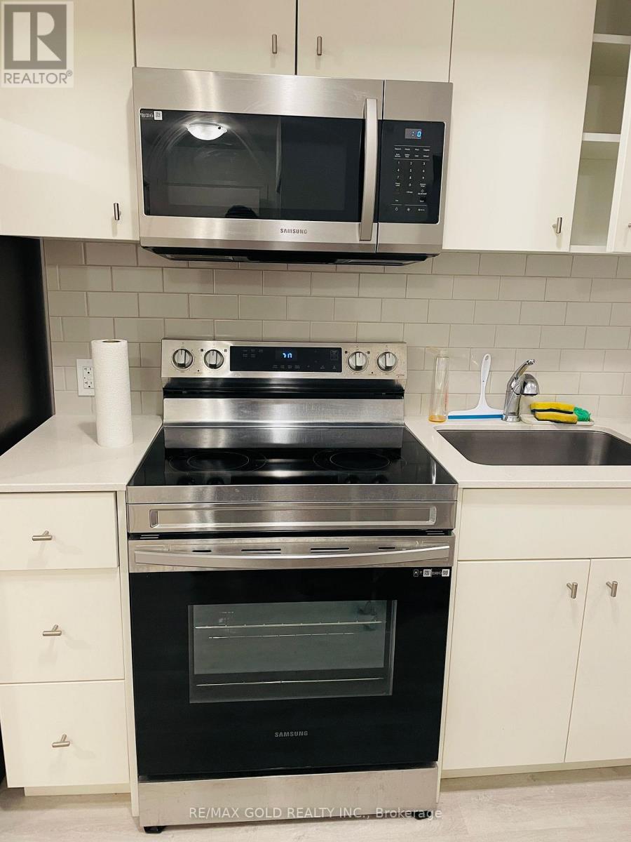 313 - 101 Golden Eagle Road, Waterloo, Ontario  N2V 0H4 - Photo 3 - X12729644