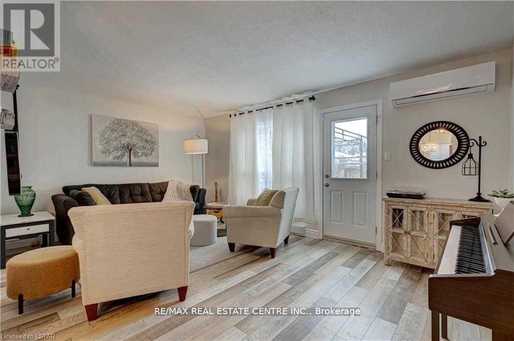 107 - 166 Southdale Road, London South, Ontario  N6J 2J1 - Photo 2 - X12729654